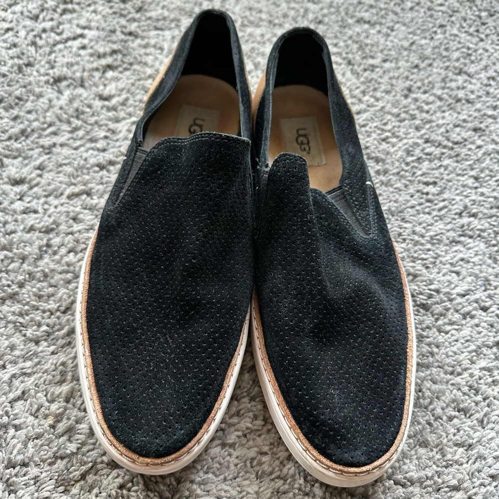 UGG slip on sneaker shoe black size 10